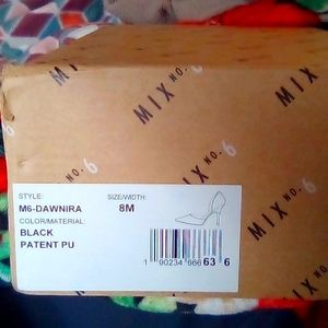MIX N0° 6 Size 8W Colors Black TOP RED Inside